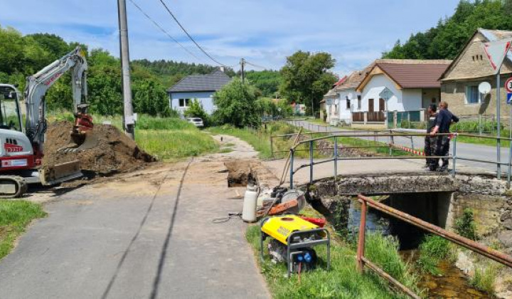 1. fotografia fotogalérie Projekty / Kompletná rekonštrukcia obecného rozhlasu , oprava miestnych komunikácií - foto