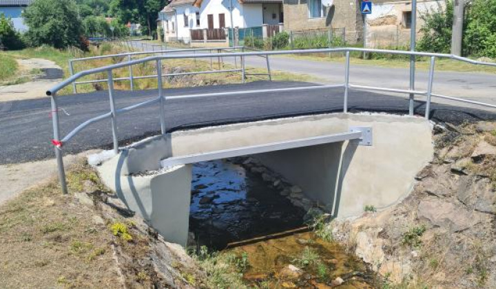 Fotka - Kompletná rekonštrukcia obecného rozhlasu , oprava miestnych komunikácií